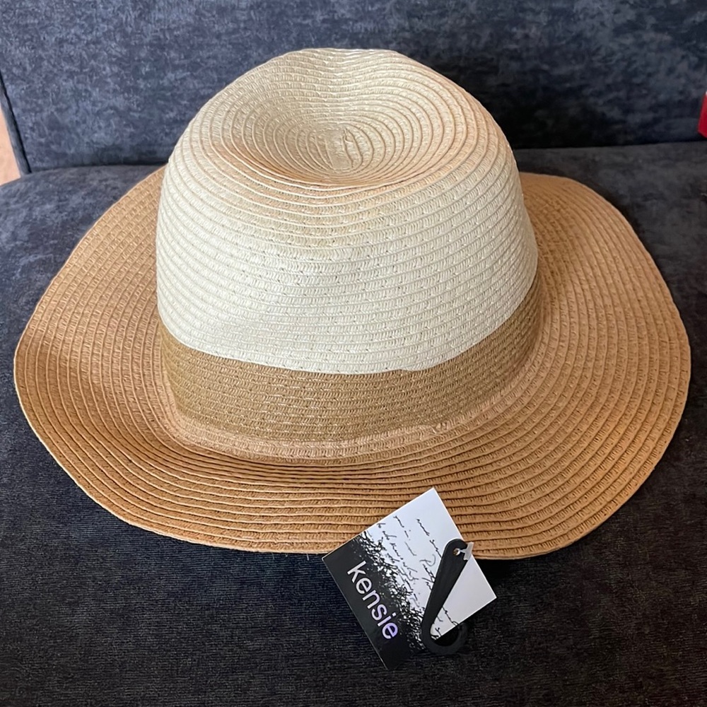 NWT Kensie hat